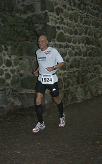 Jan Prochaska an der Bernauer Stadtmauer