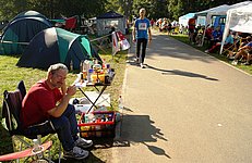 Baltic-Run-Helfer Tom Fedler, der Silke über 24 Stunden zum Sieg geholfen hat