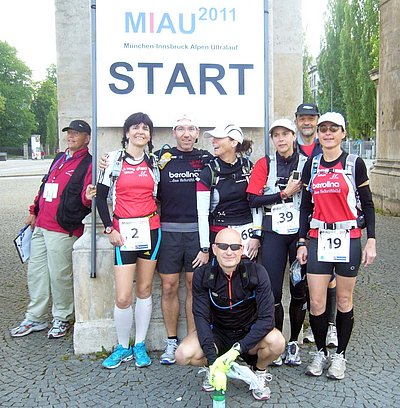 Silke Stutzke, Michael Vanicek, Annett Bahlcke, Simone Stegmeier, Grit Seidel, Jan Prochaska (kniend)